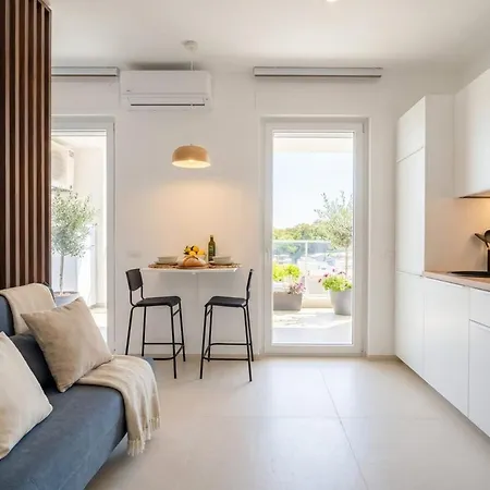 Dimora Venera-modern Comfort With Private Parking Bari