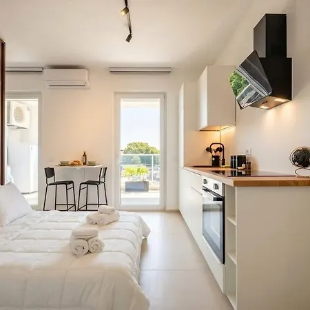 Dimora Venera-modern Comfort With Private Parking Apartamento *